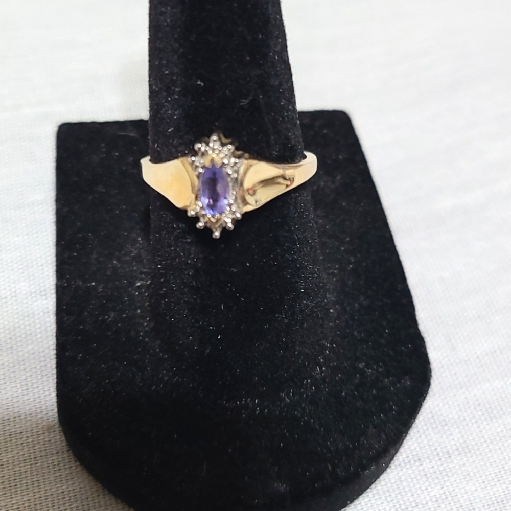 10kt Gold Tanzanite Ring Size 7